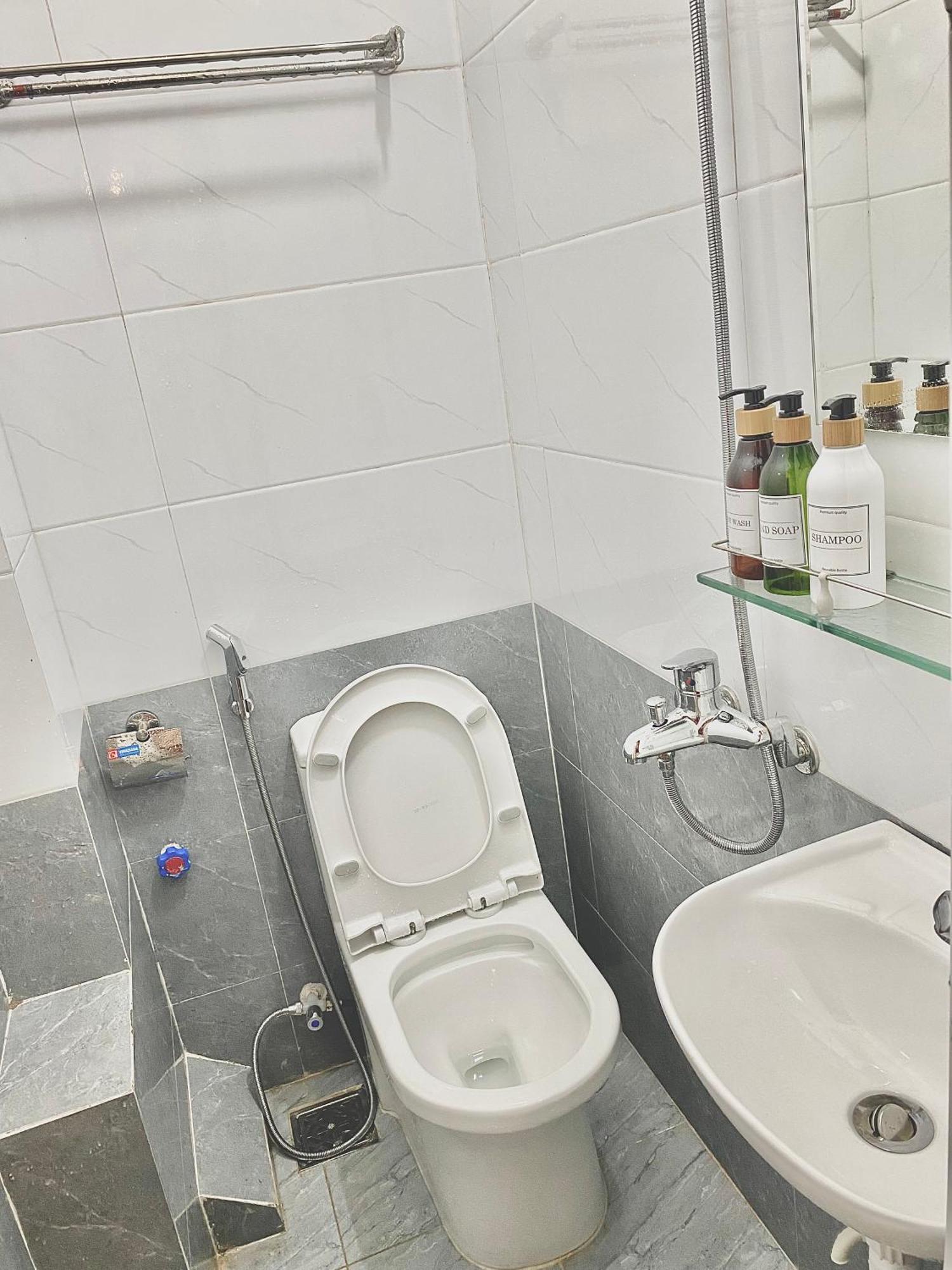 Hanoi Vibes Hostel Bagian luar foto