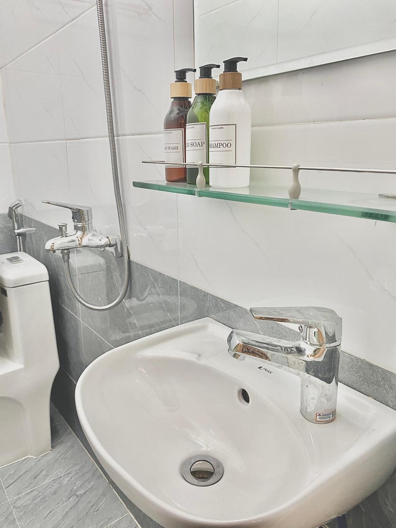 Hanoi Vibes Hostel Bagian luar foto